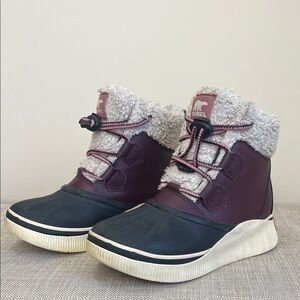 Sorel Out n About girls 4 Winter Boots purple